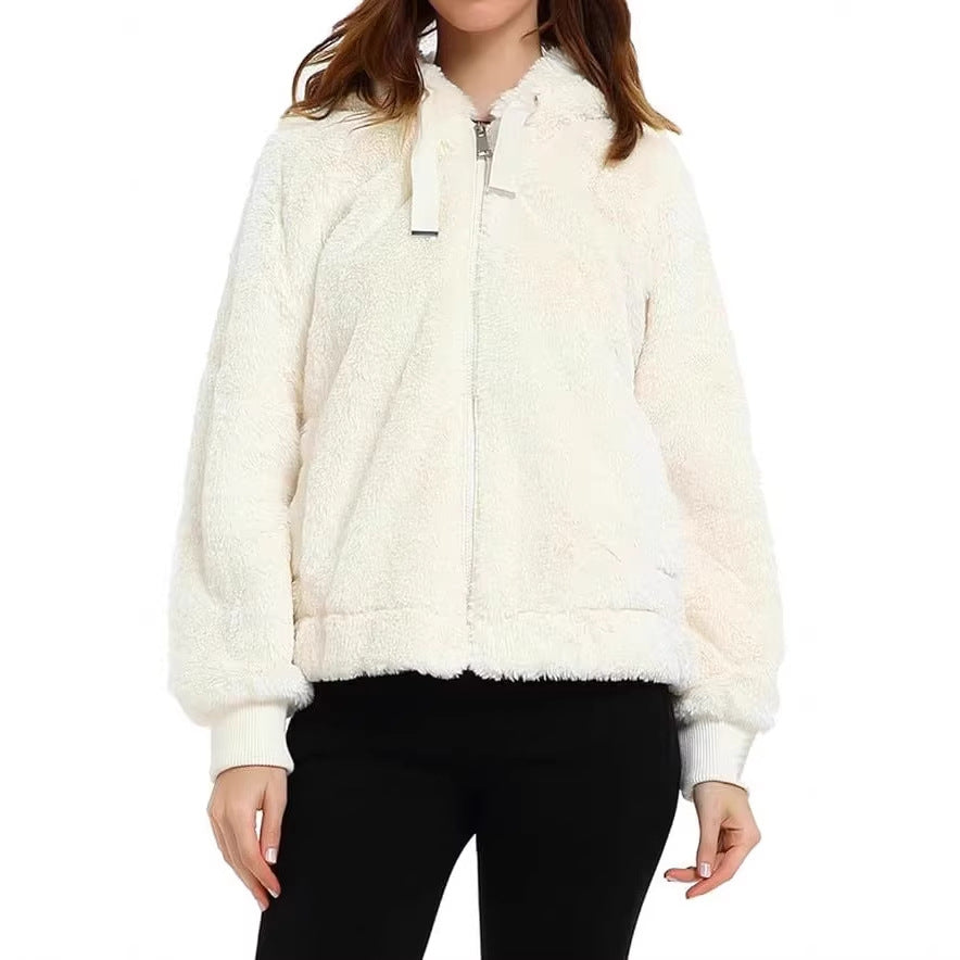 Women’s hooded teddy jacket made of soft faux fur with zipper and ribbed cuffs Chichicherry