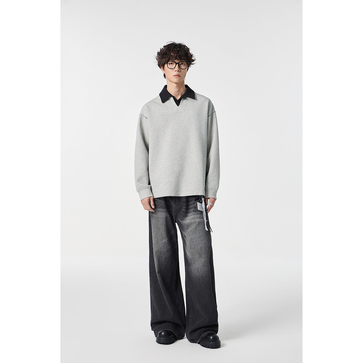 Men's Relaxed Sweatshirt with Polo Collar and Decorative Shoulder Seam Chichicherry