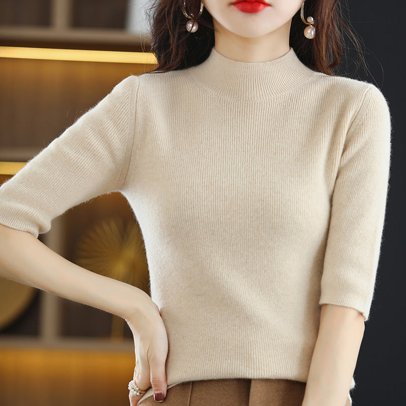 Ladies short-sleeve fine knit pullover with stand-up collar and tailored fit Chichicherry