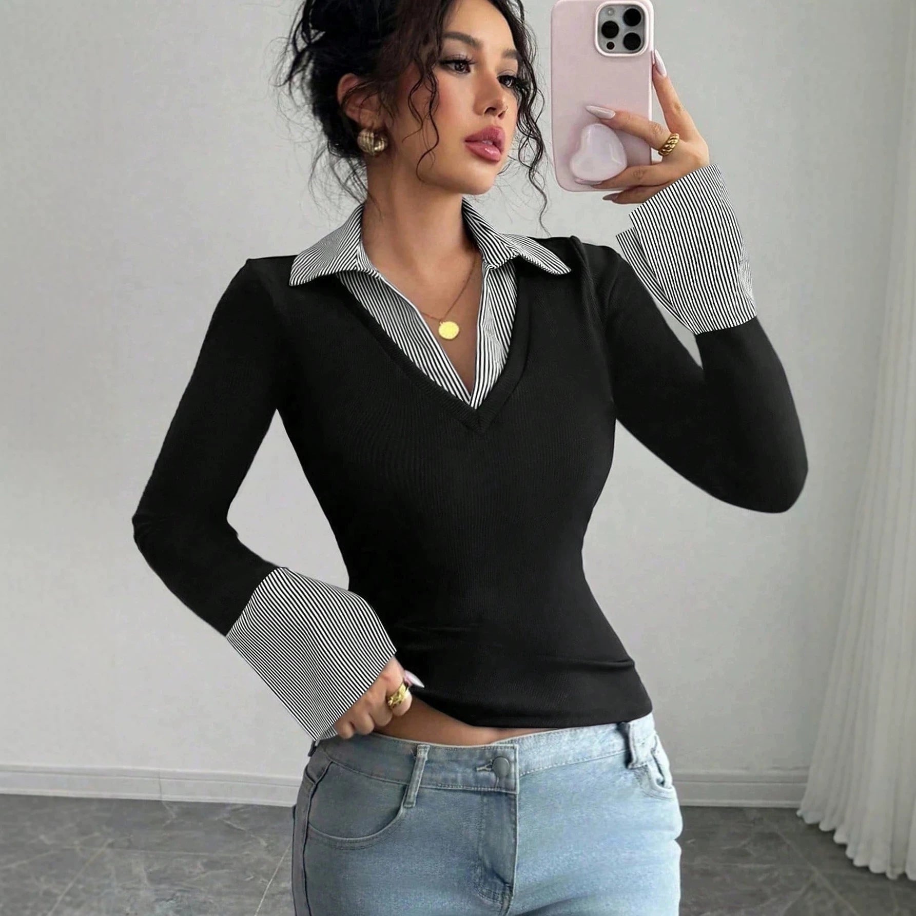 Ladies fine knit sweater with integrated shirt collar and striped cuffs Chichicherry
