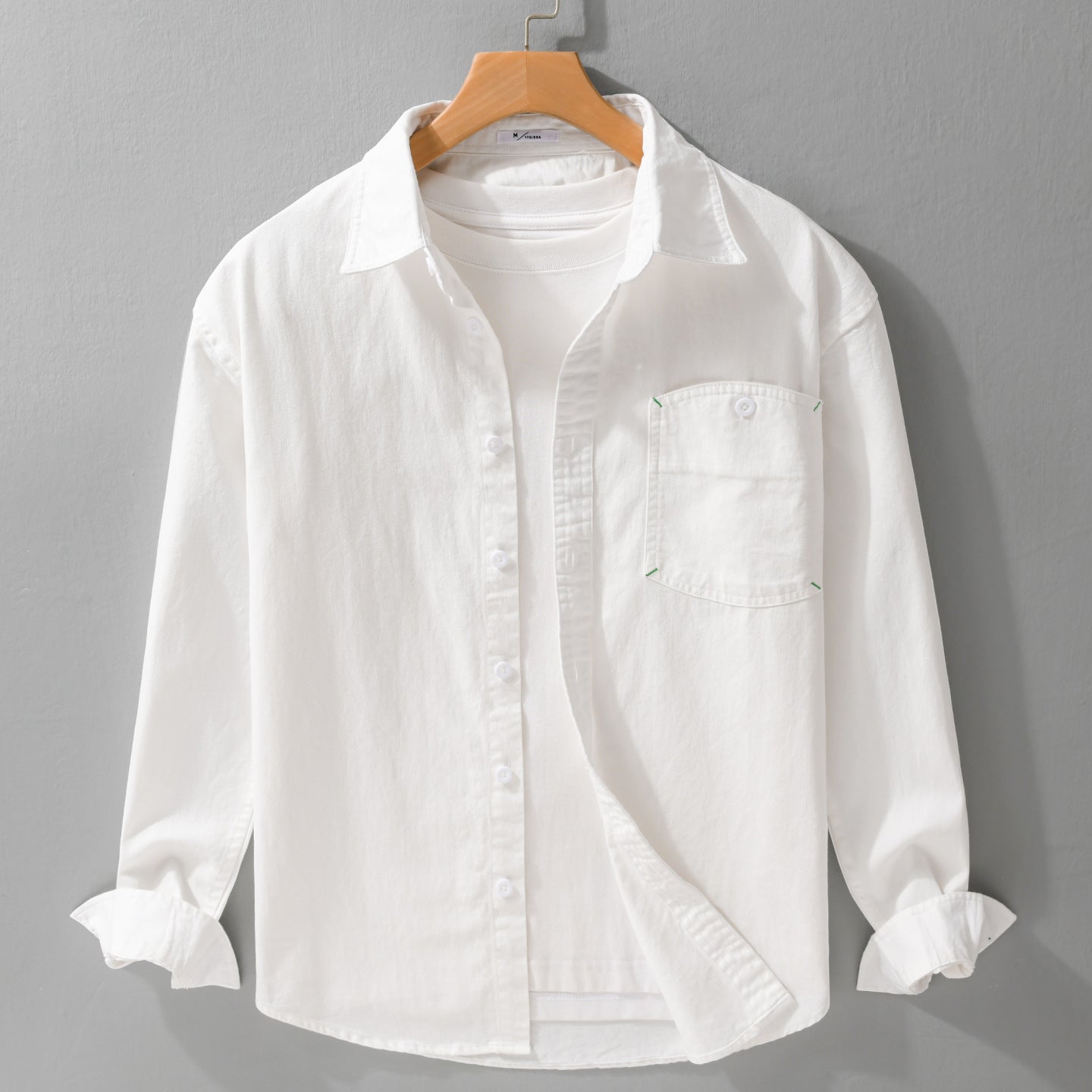 Men's casual shirt jacket made of heavy cotton twill with a Kent collar and a patch chest pocket Chichicherry