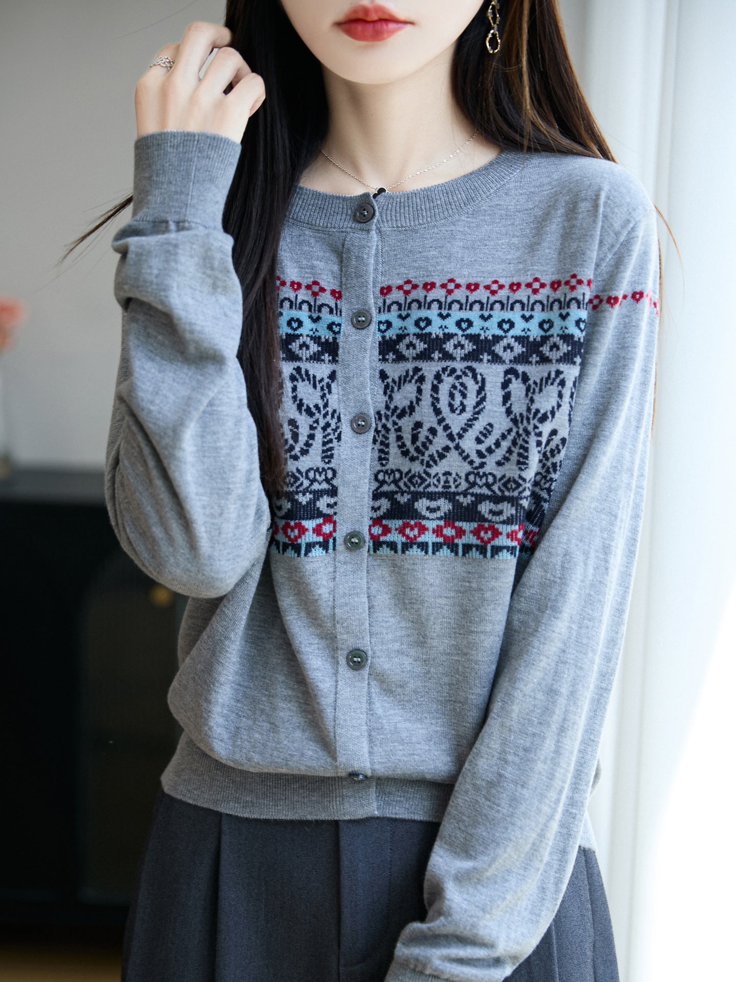 Women's lightweight fine knit cardigan with Nordic jacquard pattern and fine button placket Chichicherry
