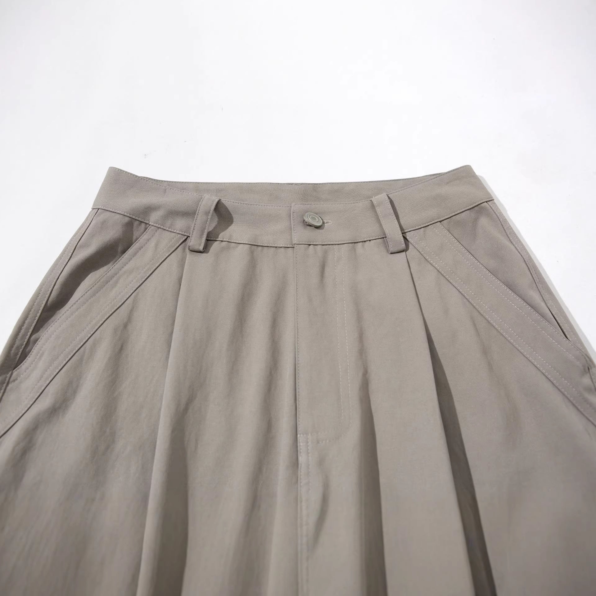 Women's Cropped Cargo Culotte with high waist and flap pockets