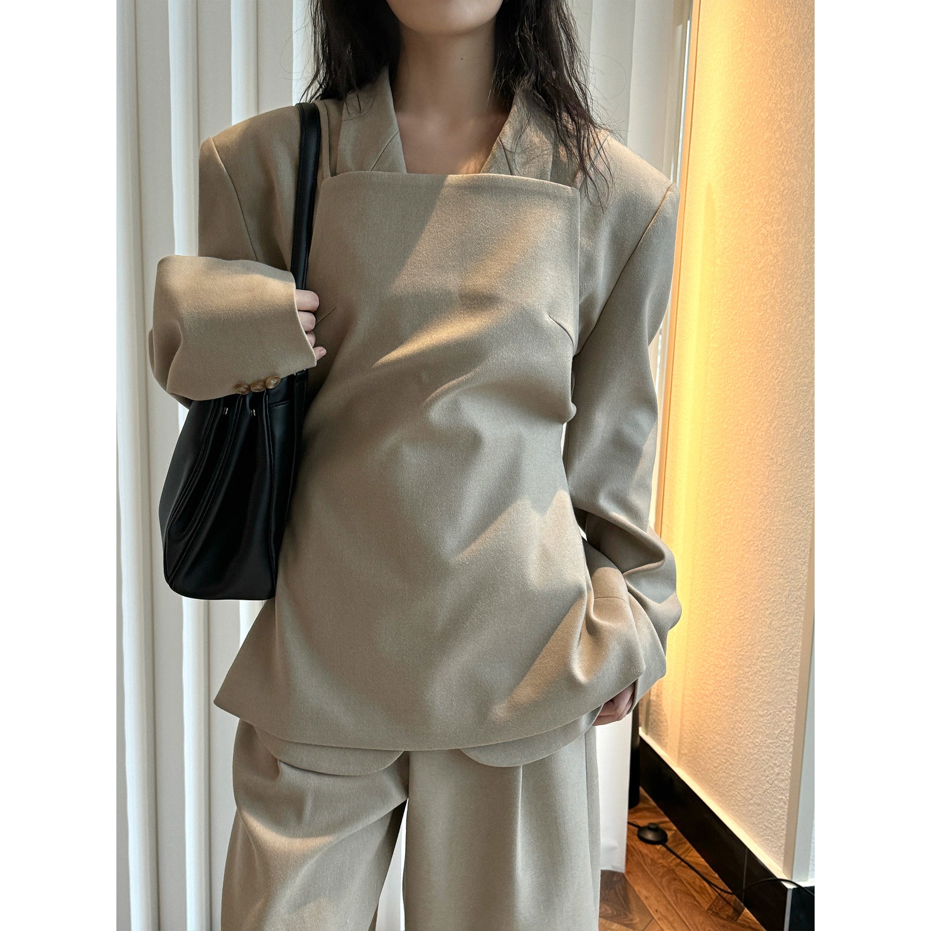 Women's Oversize Boxy Blazer made of wool blend with distinctive shoulder and chest pocket Chichicherry