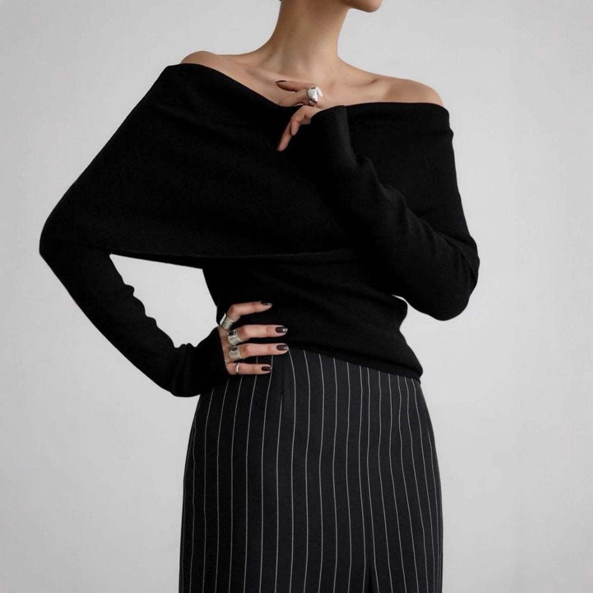 Women's off-the-shoulder fine knit sweater with foldable Carmen collar Chichicherry