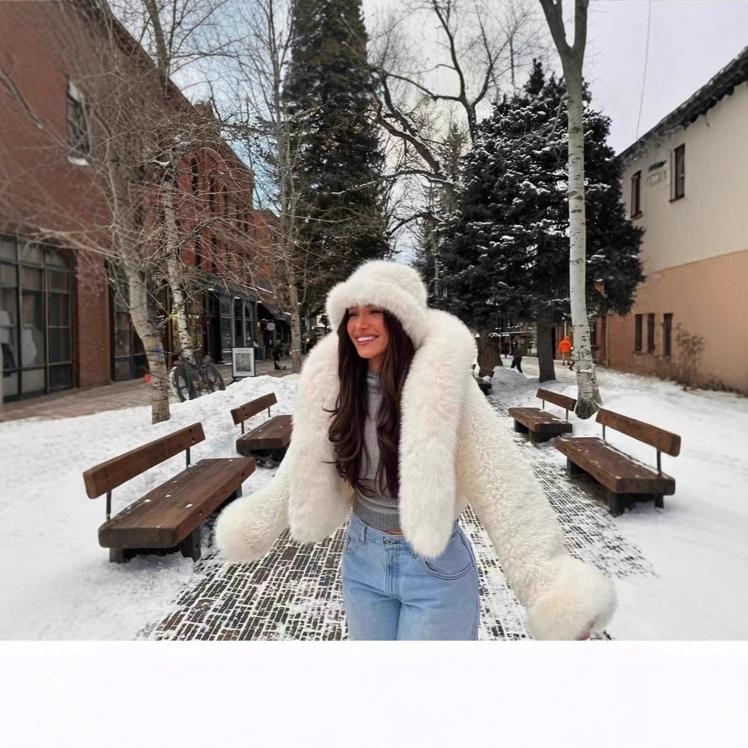 Women's short bolero made of luxurious high-pile faux fur with XXL shawl collar Chichicherry