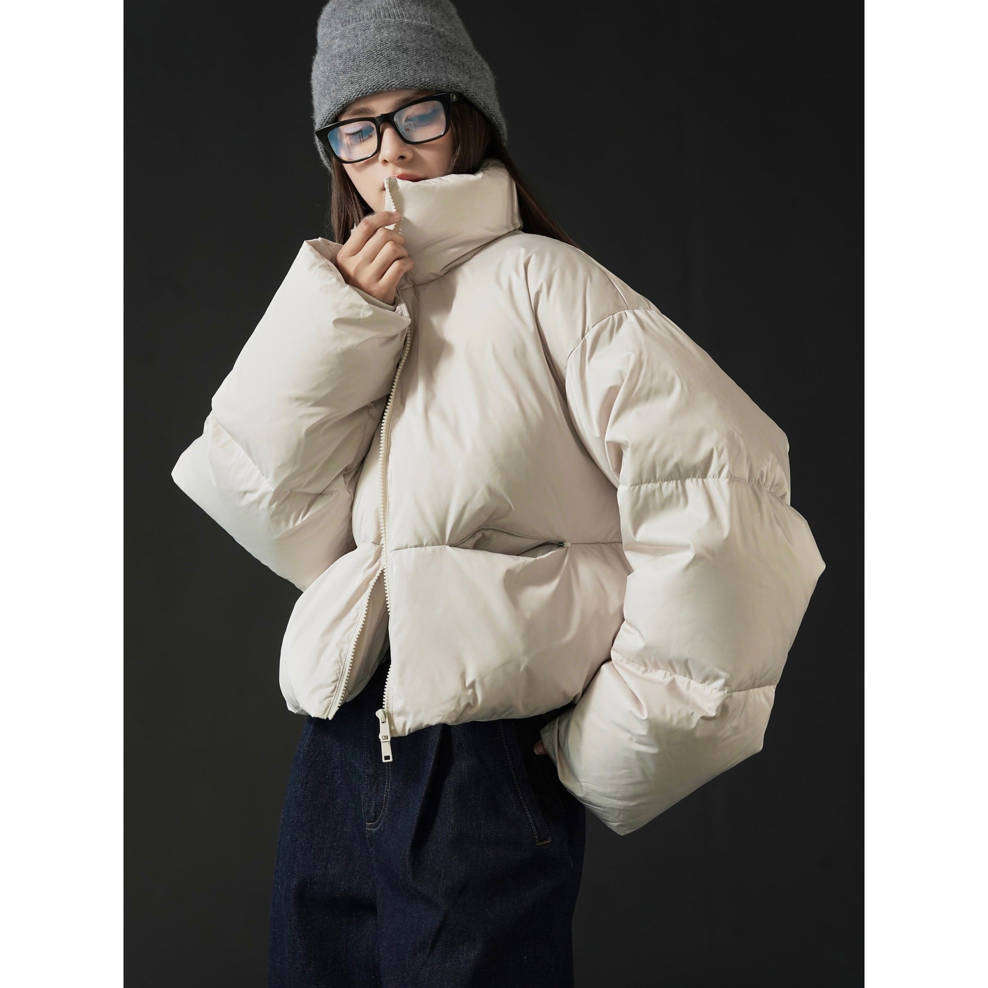 Women's short quilted puffer jacket with high standing collar and insulating filling Chichicherry
