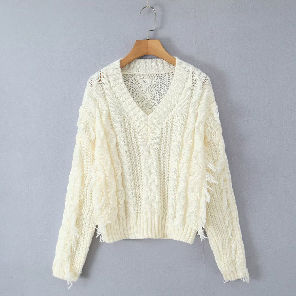 Women's Chunky Knit V-Neck Sweater with Cable Pattern and Fringes Chichicherry