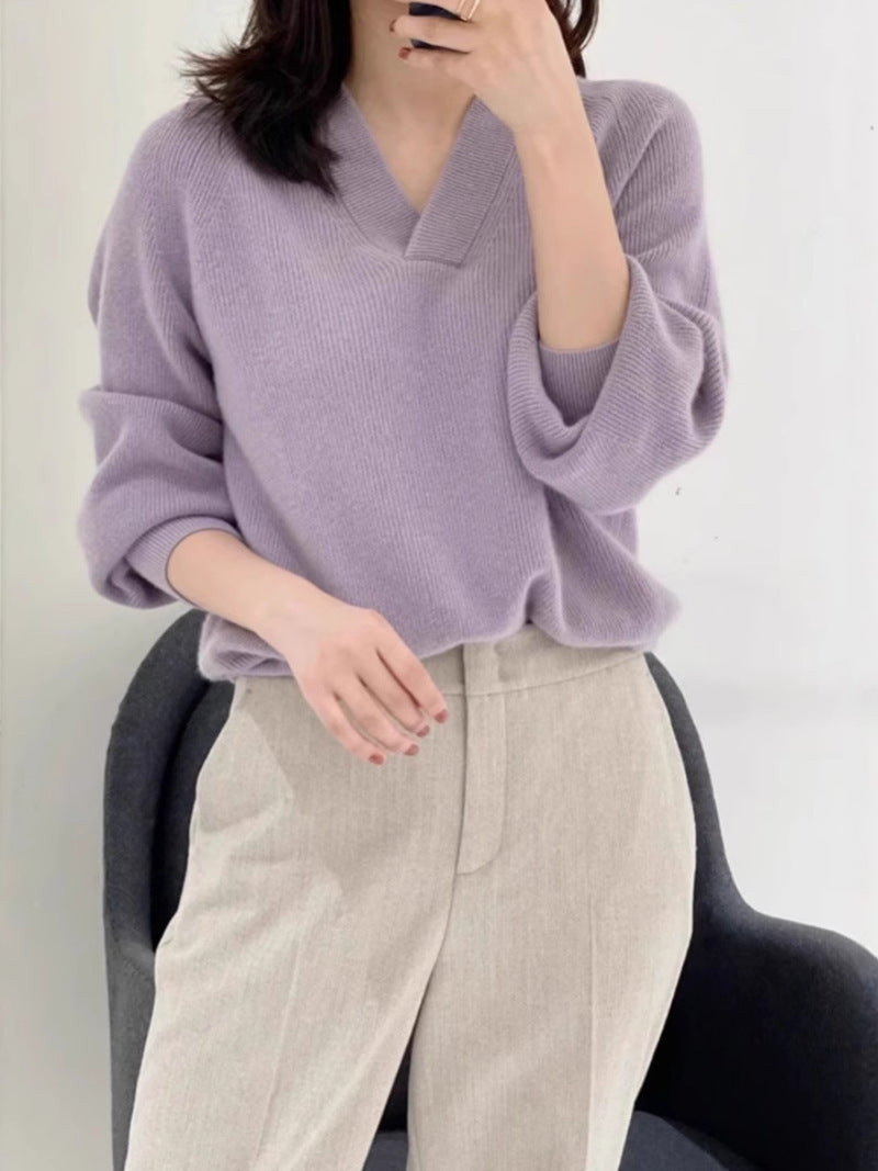 Women's Loose V-Neck Sweater made of fine ribbed knit with dropped shoulder Chichicherry