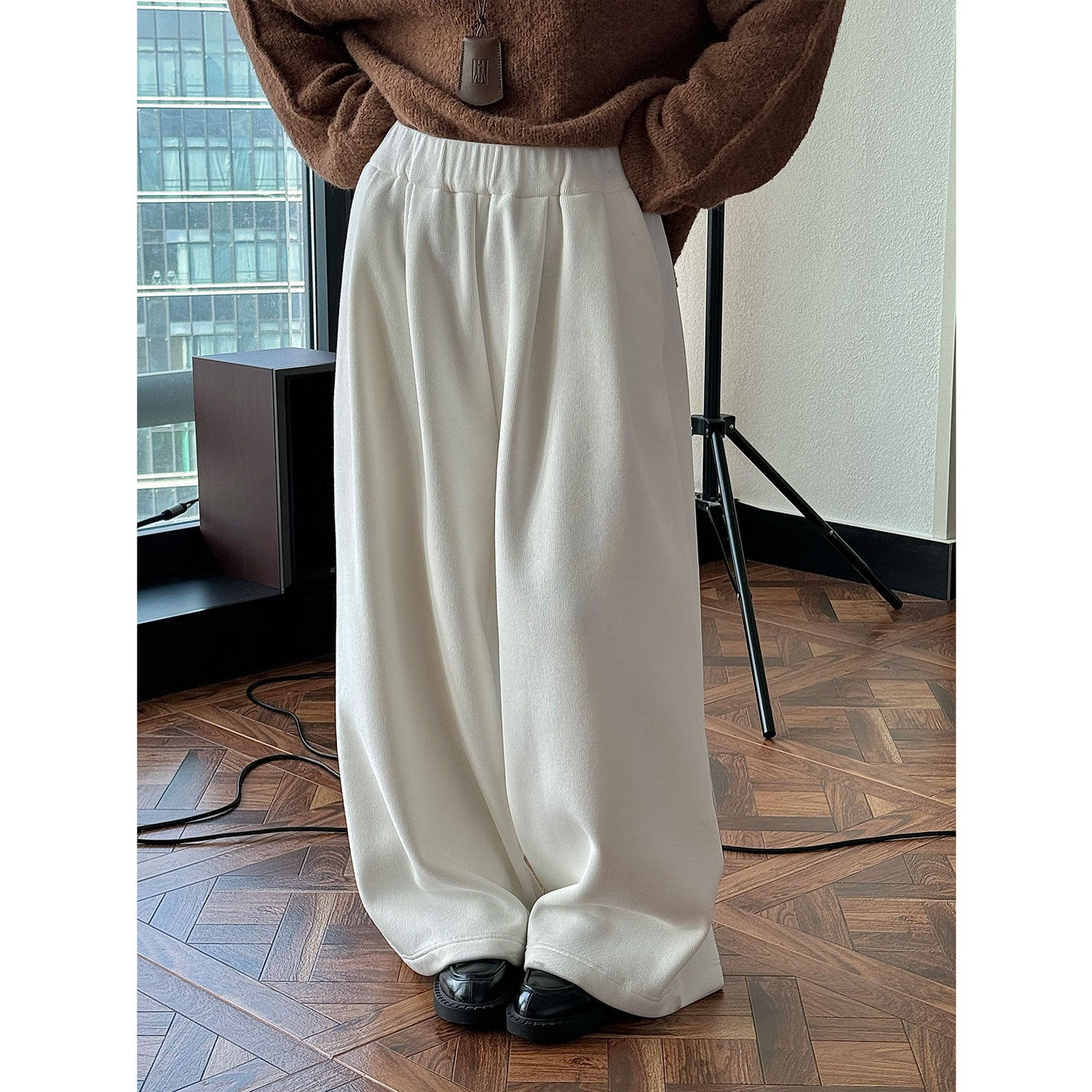 Women's High-Waisted Relaxed Palazzo Trousers with Pleats and Elastic Comfort Waist Chichicherry