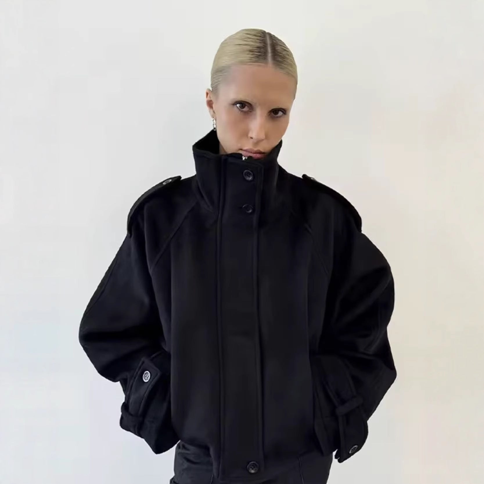 Women's short coat in cape look with high stand-up collar, epaulettes and wide raglan sleeves Chichicherry