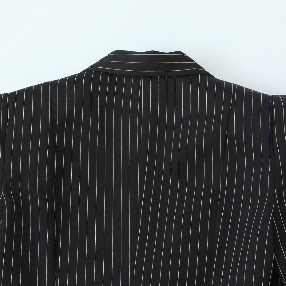 Women Double-breasted Oversized Blazer with Pinstripes and Distinctive Shoulder Pads Chichicherry