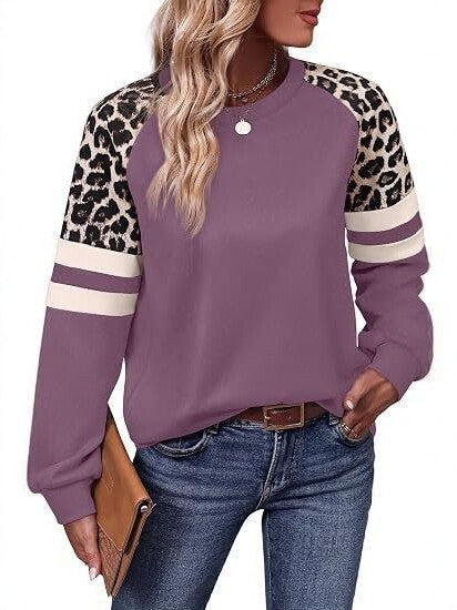 Women’s sweatshirt with raglan sleeves, leopard print and contrast stripes Chichicherry