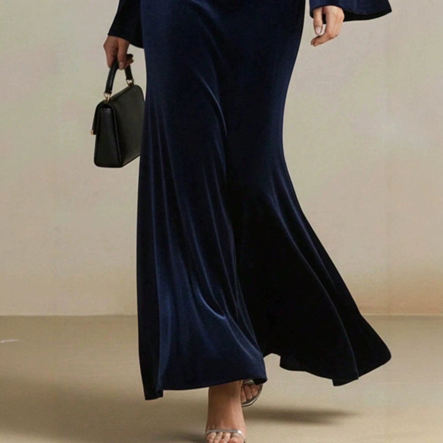 Damen Samt-Abendkleid mit Wasserfall-Ausschnitt, taillierter Silhouette und ausgestellten Trompetenärmeln Chichicherry