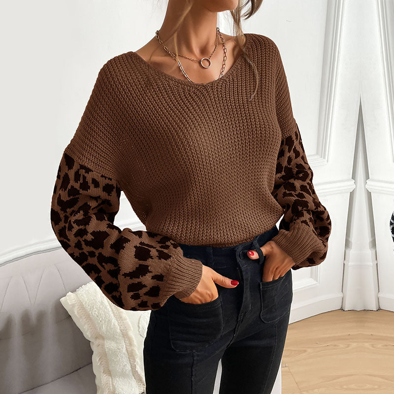Women's Oversize Knitted Sweater with Balloon Sleeves and Animal Jacquard Pattern