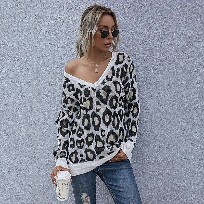 Women's Chunky Knit V-Neck Sweater with Oversized Silhouette and Statement Leopard Print