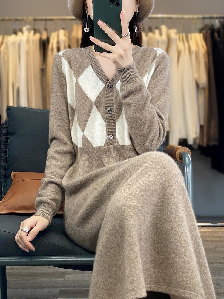 Women's knit set with V-cardigan diamond pattern and fitted midi skirt Chichicherry