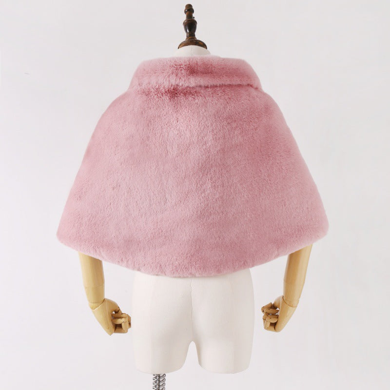 Women's Hooded Capelet made of luxurious faux fur with short bolero cut Chichicherry