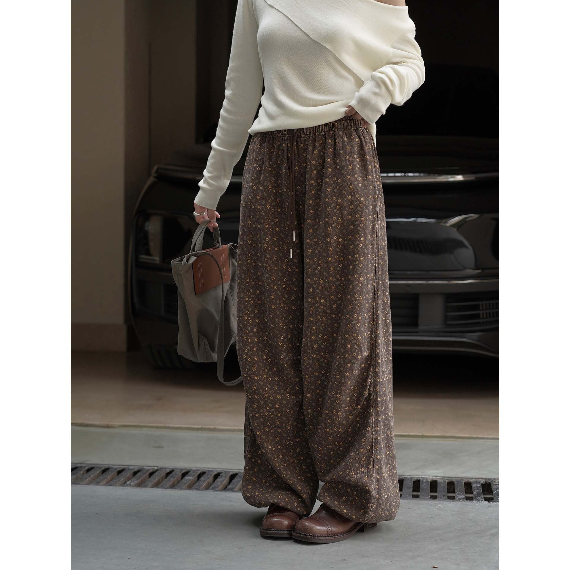Women Asymmetrical Off-Shoulder Fine Knit Top with Twisted Hem Chichicherry