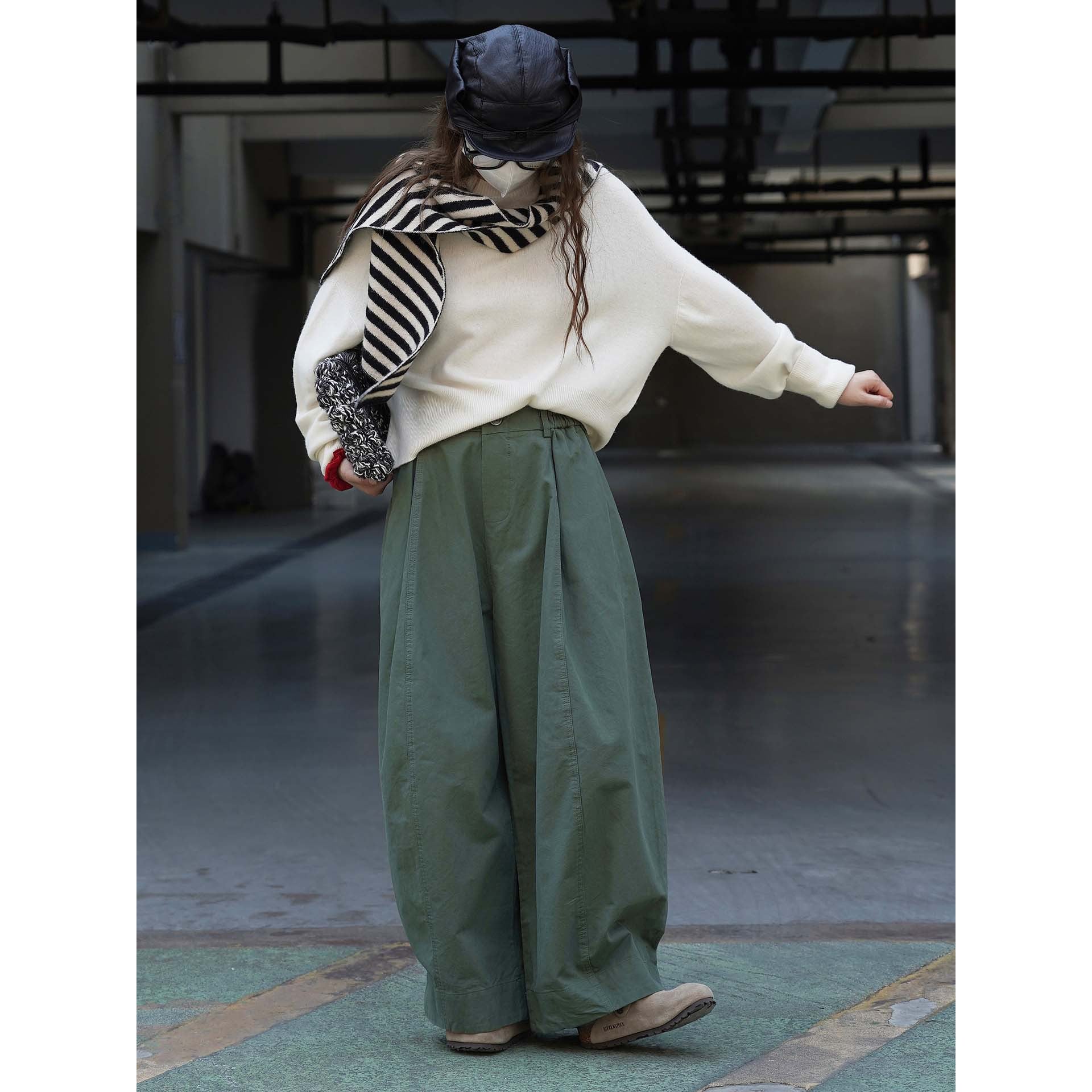 Women Wide High-Waist Pleated Culotte Pants with Subtle Button Placket Chichicherry