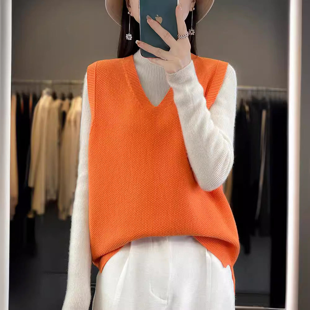 Women Oversized Knit Vest with Deep V-Neck and Fine Structure Chichicherry