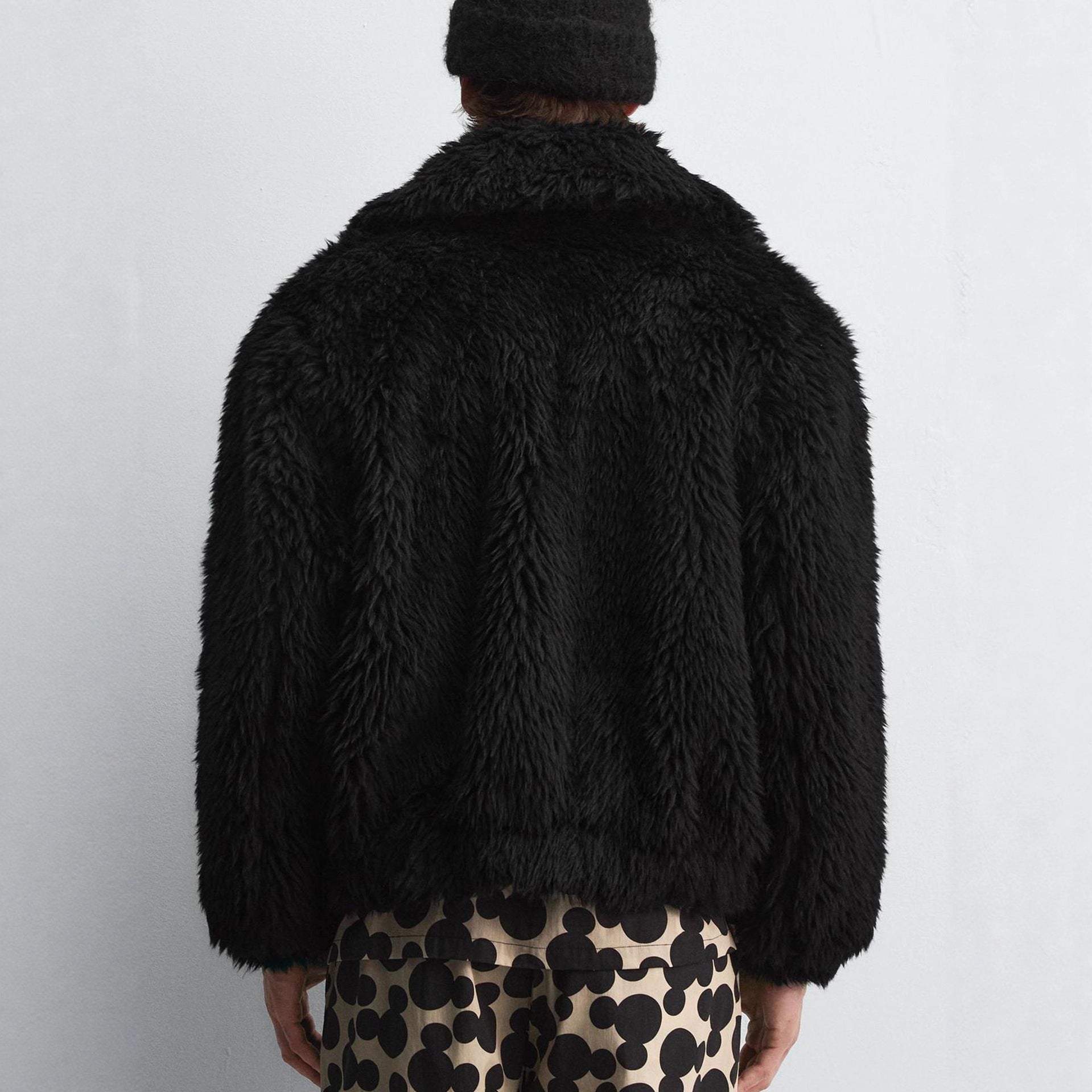 Men's short jacket made of faux fur with zipper and boxy cut Chichicherry