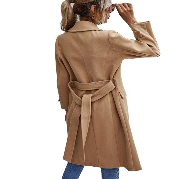 Women's mid-length tailored wool blend coat with discreet double-breasted closure and narrow lapels Chichicherry