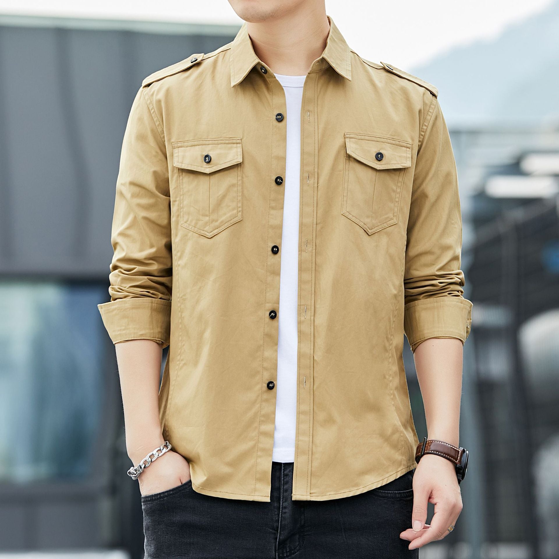 Men's casual utility overshirt made of cotton blend with shoulder patches and flap pockets Chichicherry