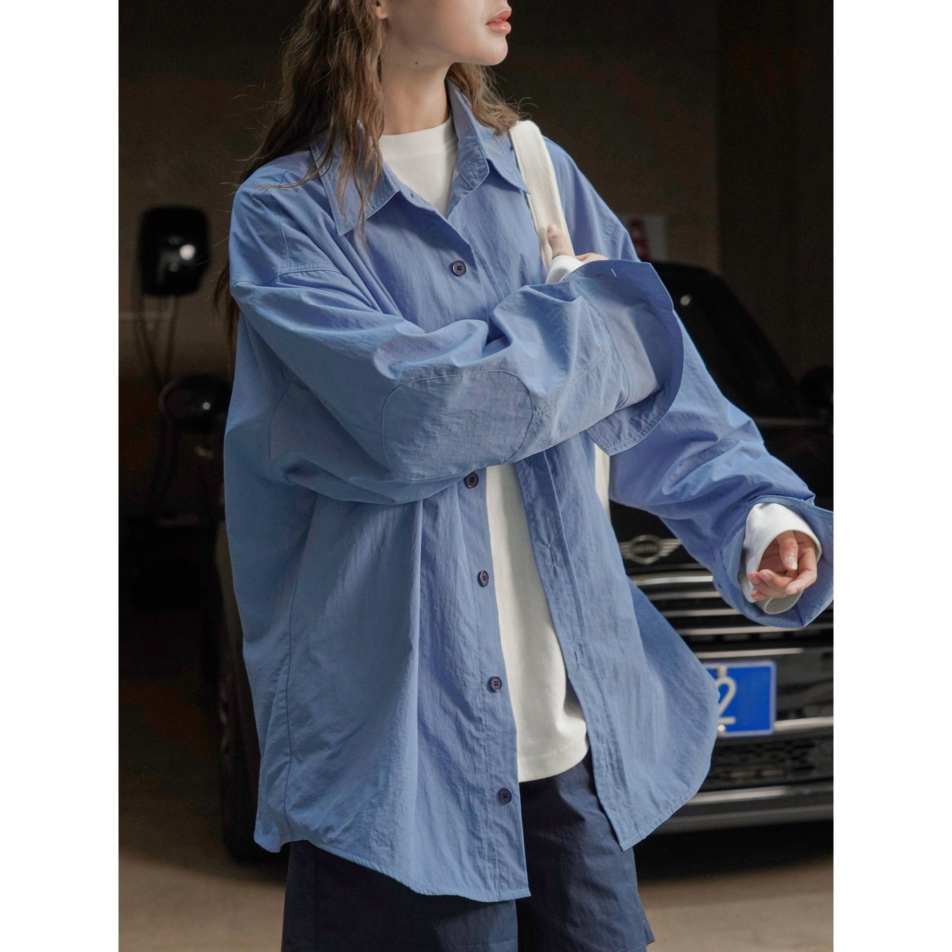 Women's Boxy-Field Shirt made of lightweight cotton twill with chest flap and dropped shoulder Chichicherry