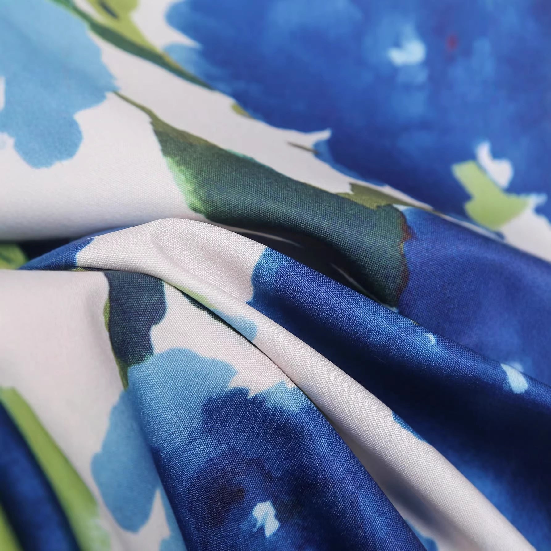 Women Loose-Fitting Silk-Like Blouse with Watercolor Print Chichicherry