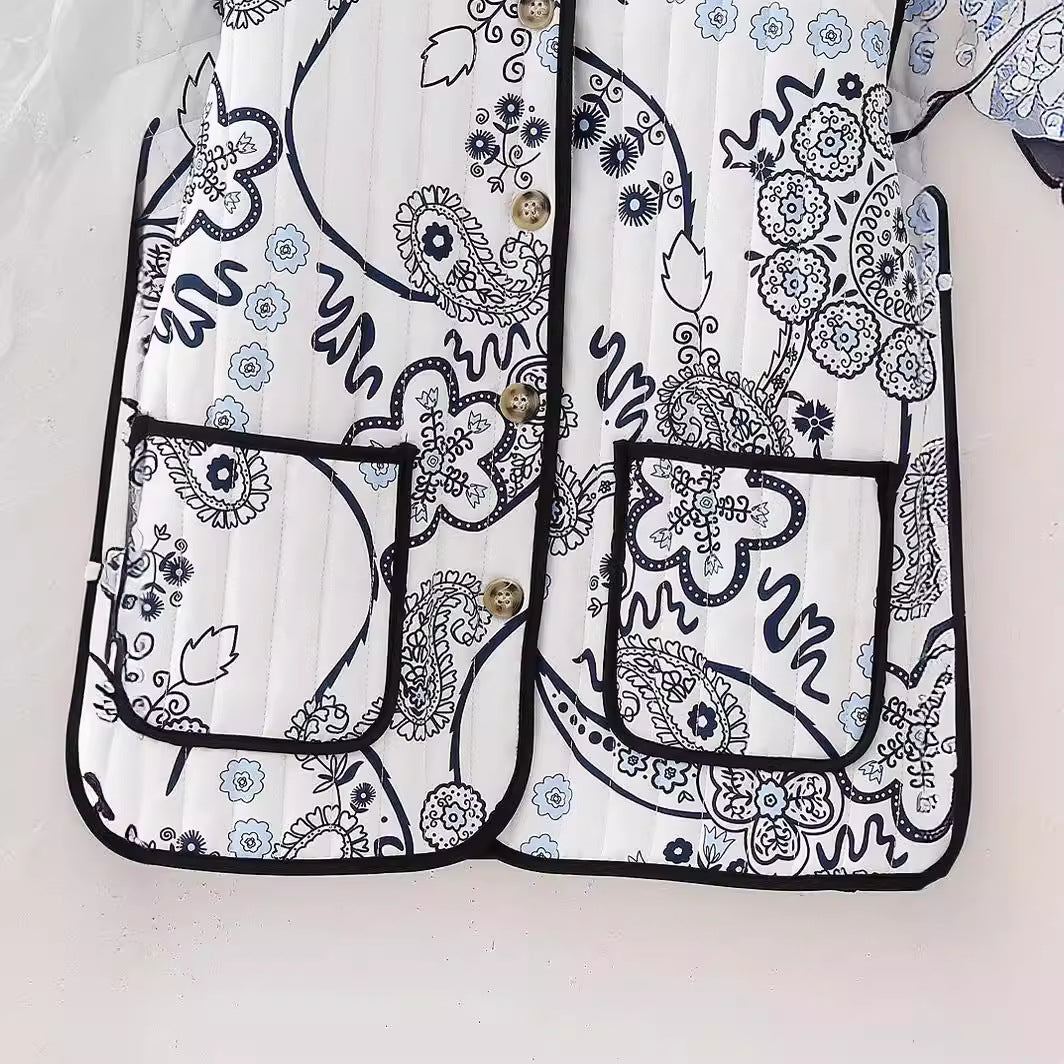 Women's Quilted Paisley Print Quilted Jacket with Contrast Piping and Round Neckline Chichicherry