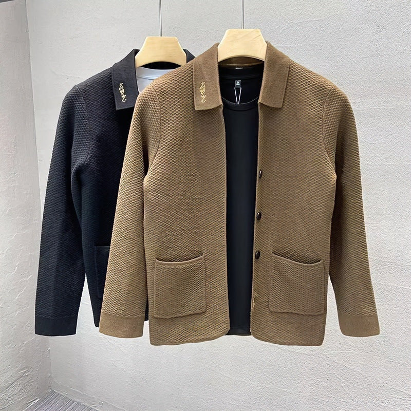 Herren Strukturiertes Strickcardigan mit Hemdkragen, Knopfleiste und aufgesetzten Taschen Chichicherry