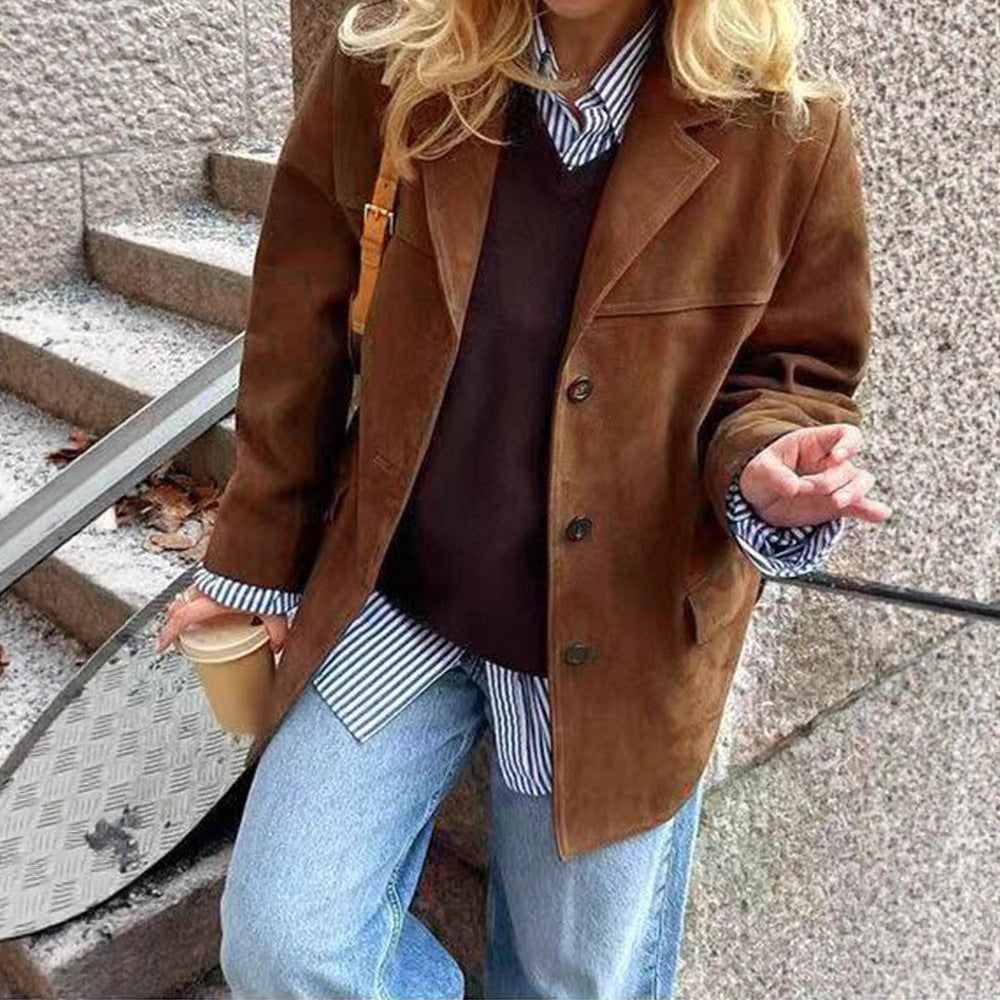 Women's short coat in blazer style made of suede imitation with lapel collar and patch pockets Chichicherry