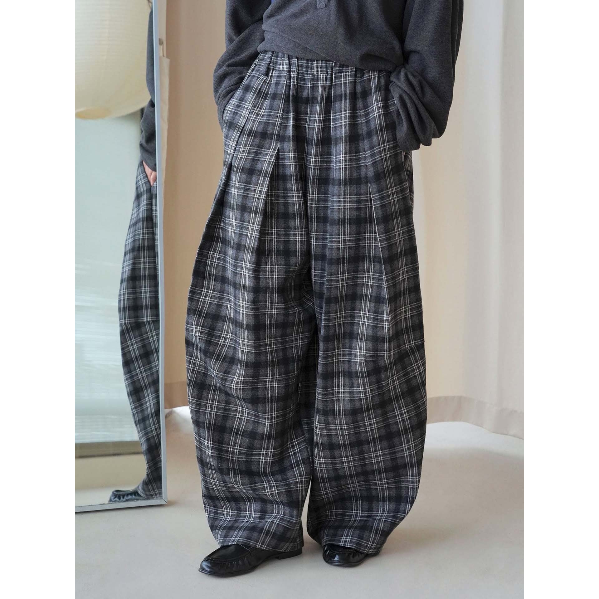 Women's wide checkered palazzo pants with pleats and elastic waistband Chichicherry
