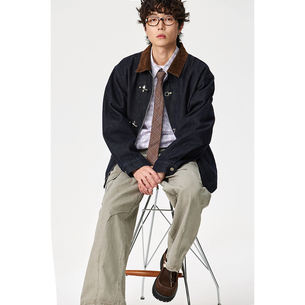 Men's sharply tailored denim workwear blouson with corduroy lapel and metallic hook fasteners Chichicherry
