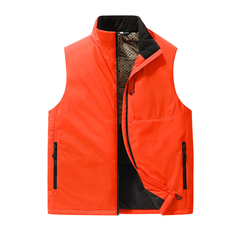 Men's Padded Outdoor Vest with Stand-Up Collar, Multifunctional Pockets and Lightweight Thermal Lining Chichicherry