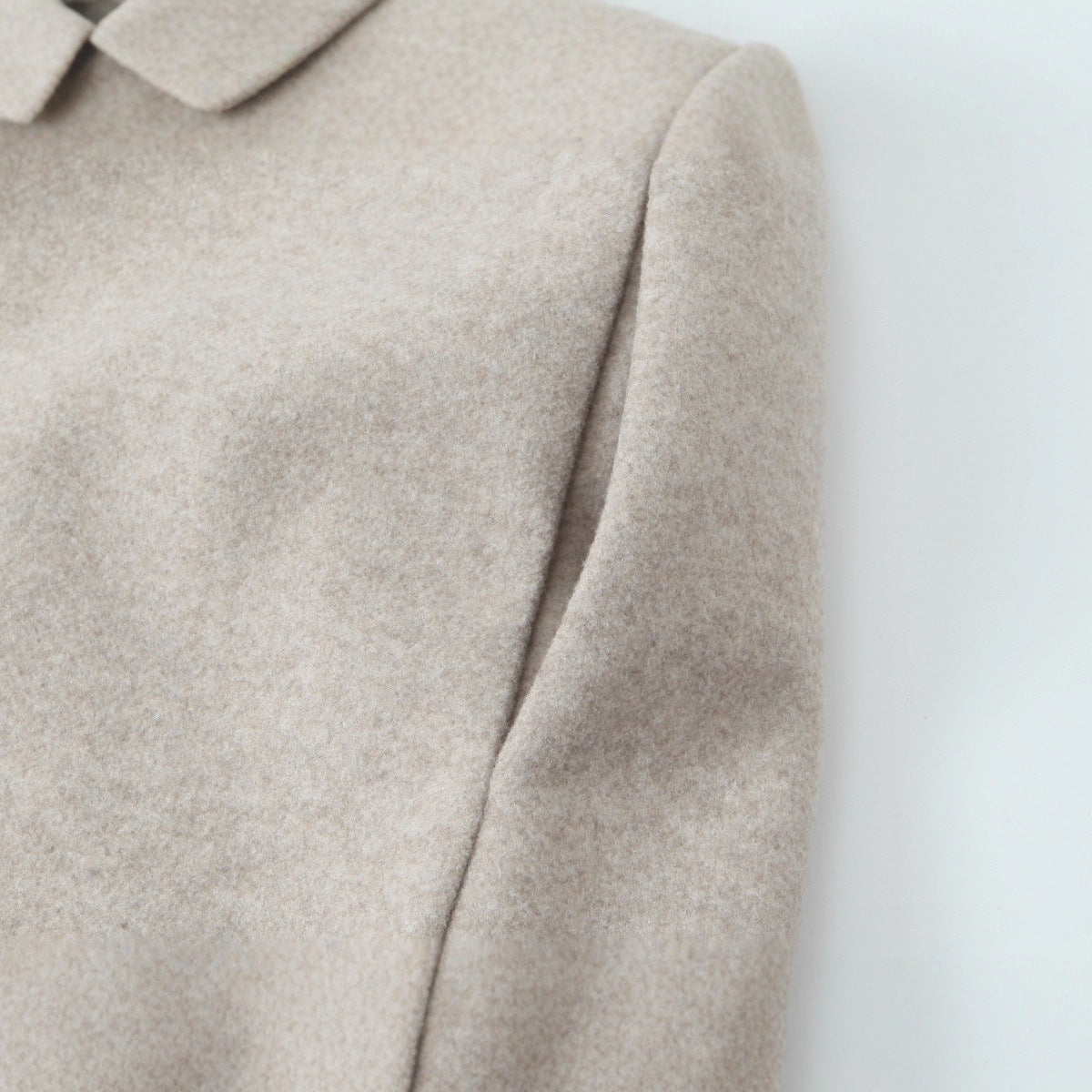 Women's Short-Cut Oversized Wool Blend Coat with Wide Shawl Collar Chichicherry