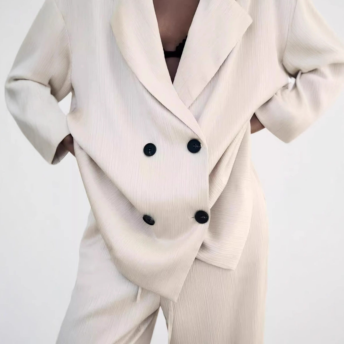 Ladies Oversized Double-Breasted Blazer with Pleated Structure and Three-Quarter Sleeves Chichicherry