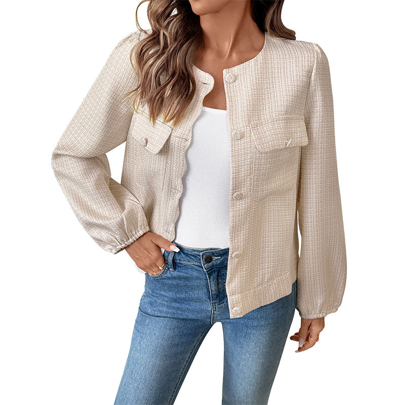 Ladies short jacket made of boucle structure with round neck, flap pockets & elastic cuffs Chichicherry