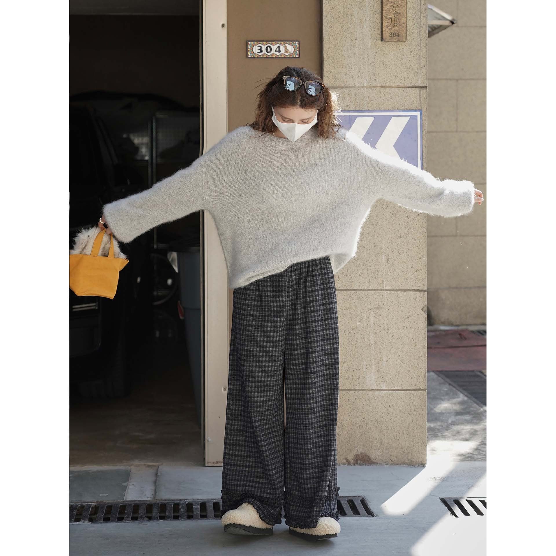 Women's Wide High-Waist Culotte Pants in Check Pattern with Elastic Waistband and Ruffled Hem Chichicherry