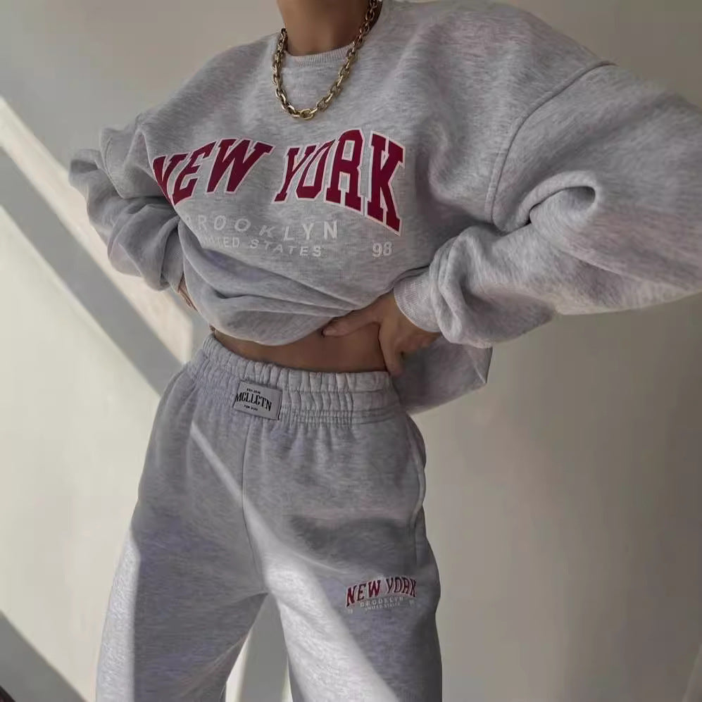 Damen Oversized Lounge-Set aus Baumwollfleece mit Collegestickerei und relaxed Jogginghose Chichicherry