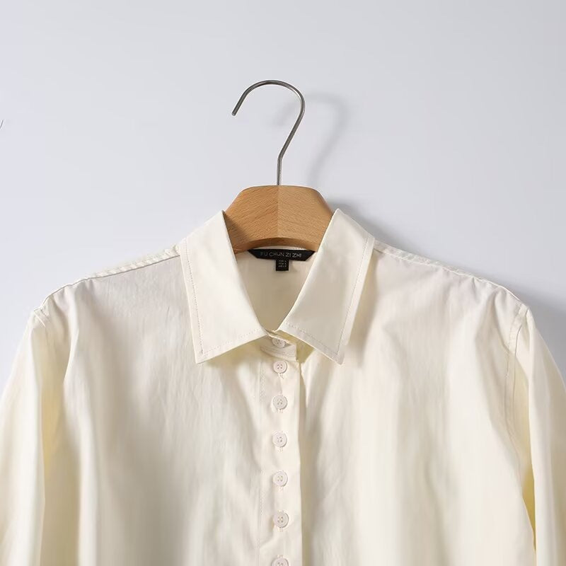Women loose-fitting shirt blouse made of flowing material with continuous button placket Chichicherry
