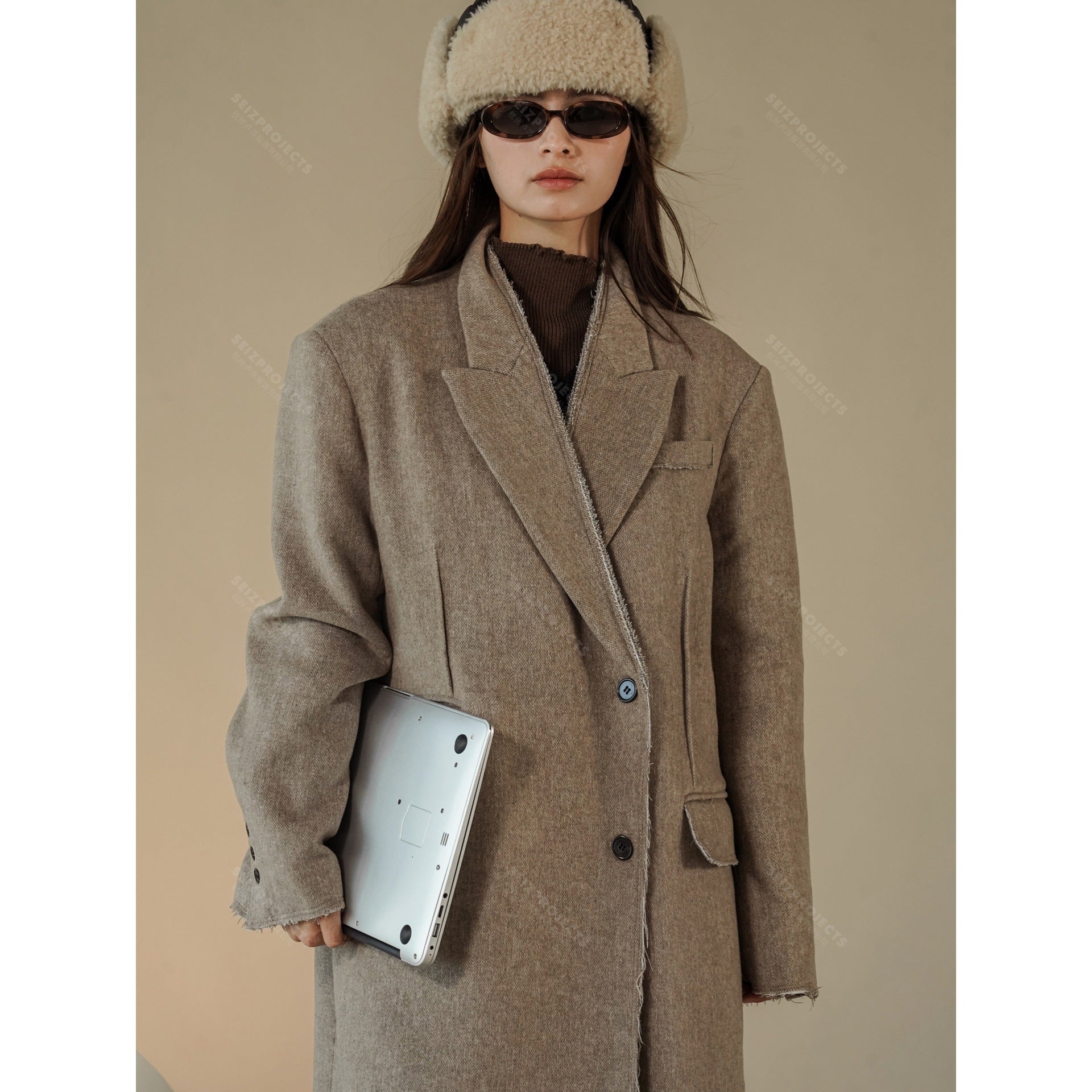 Women Boxy Long Coat made of Wool Blend with Frayed Edges and Double-Breasted Chichicherry