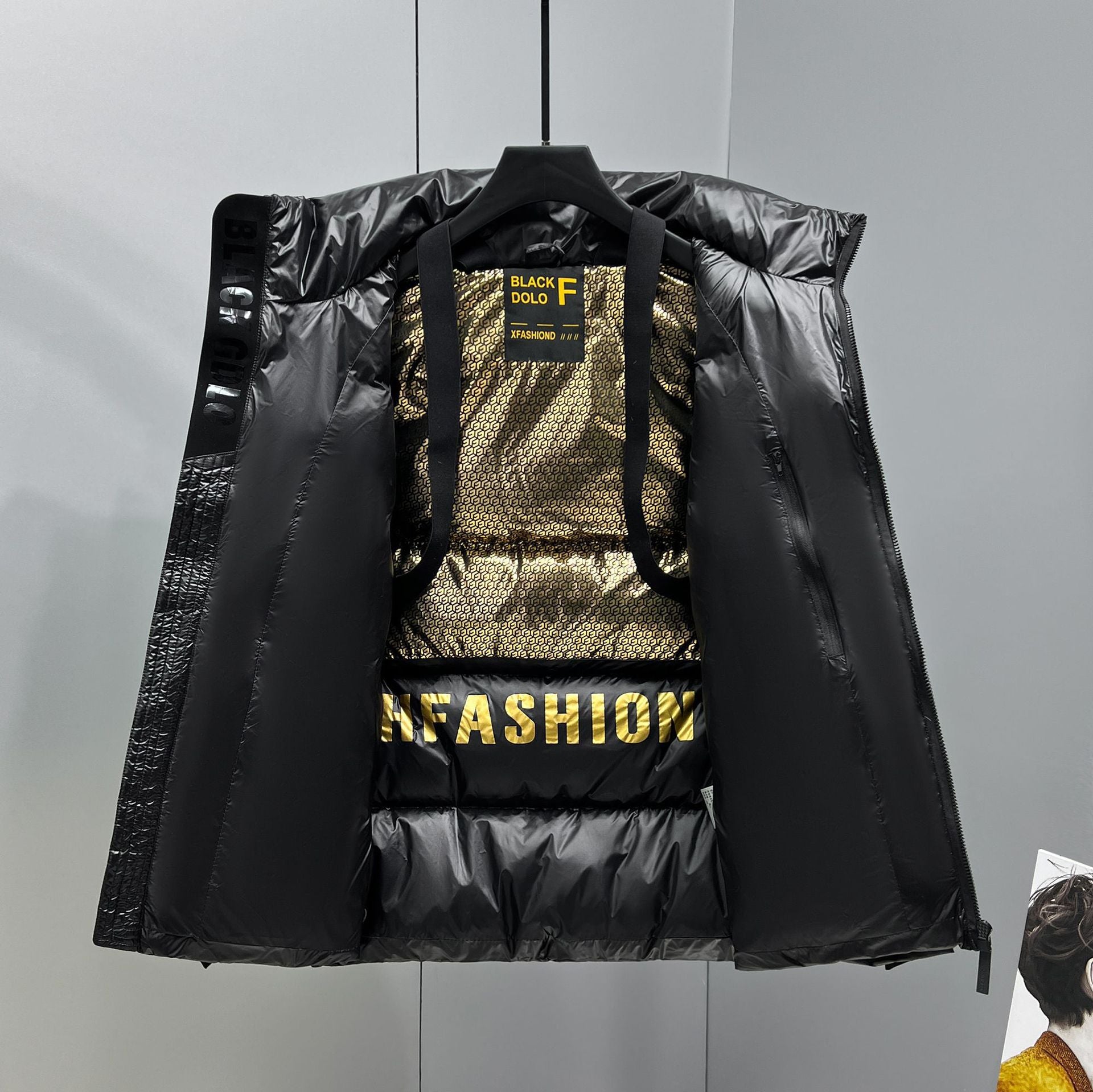 Men's shiny quilted down jacket with hood and high collar Chichicherry