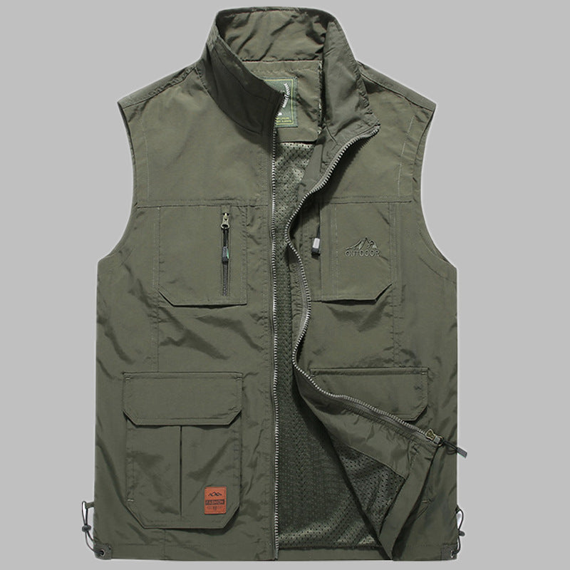 Men's multifunctional outdoor utility vest with zipper, multiple pockets, and breathable mesh lining Chichicherry