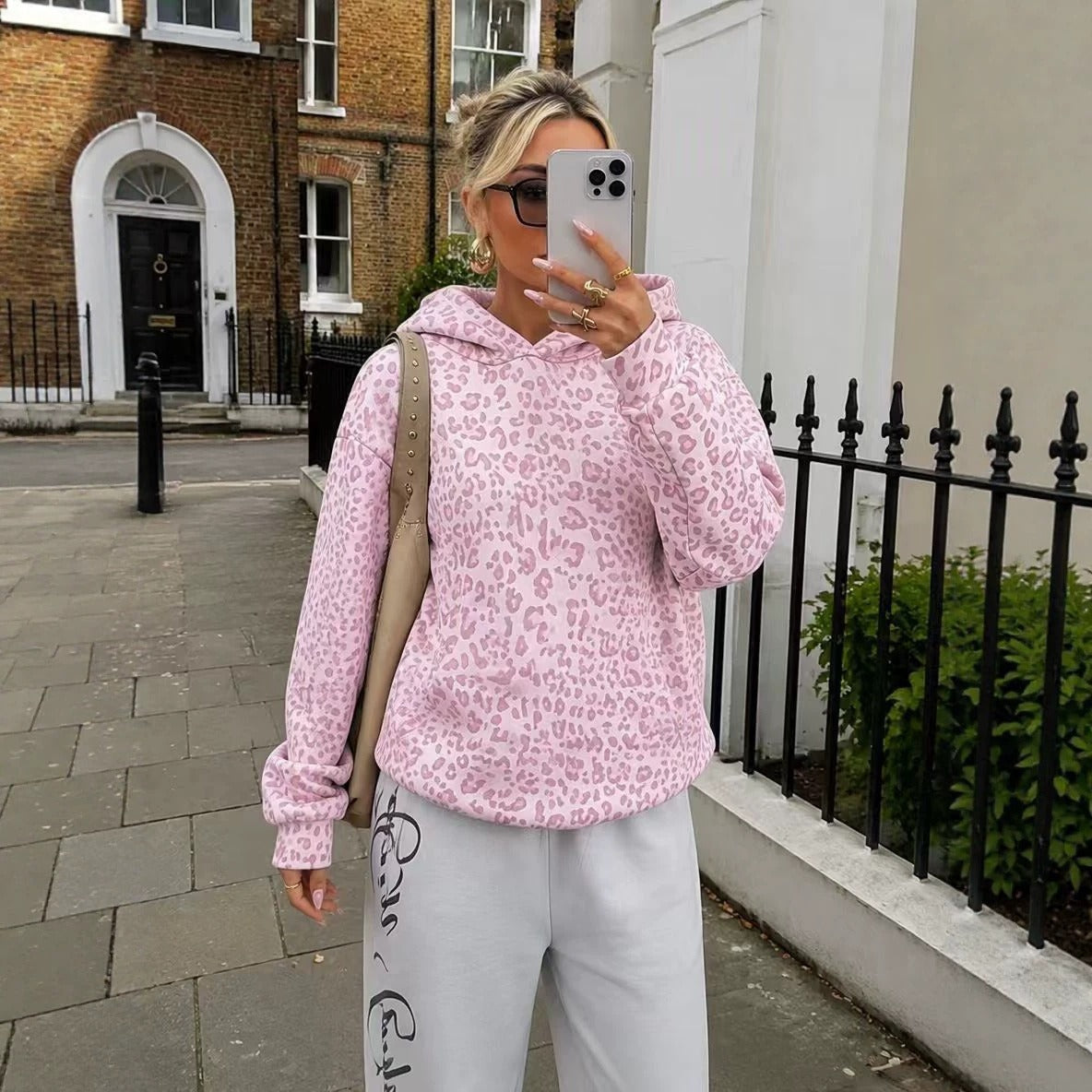 Women's Loose Hoodie in Leopard Print with Oversized Cut Chichicherry