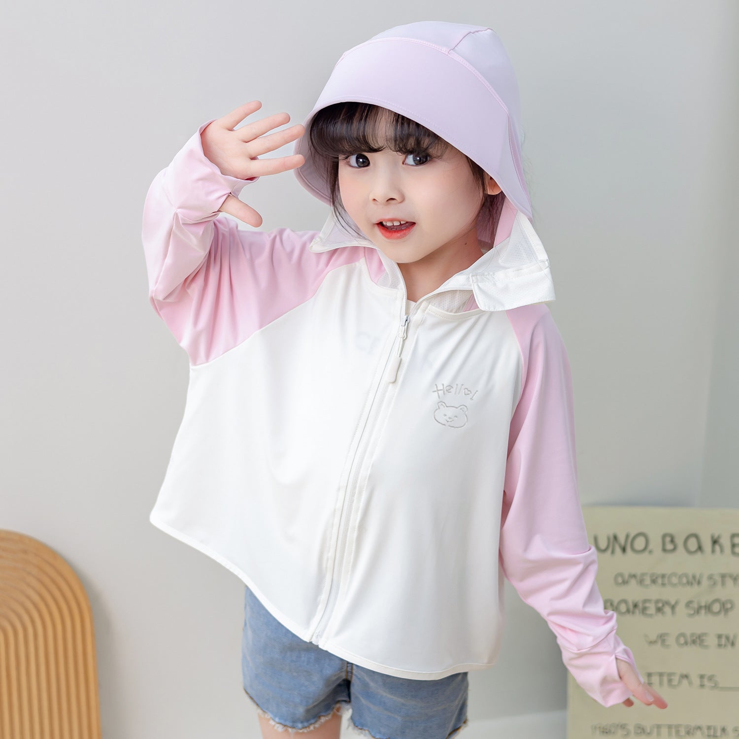 Women's lightweight UV protection jacket with hood Chichicherry