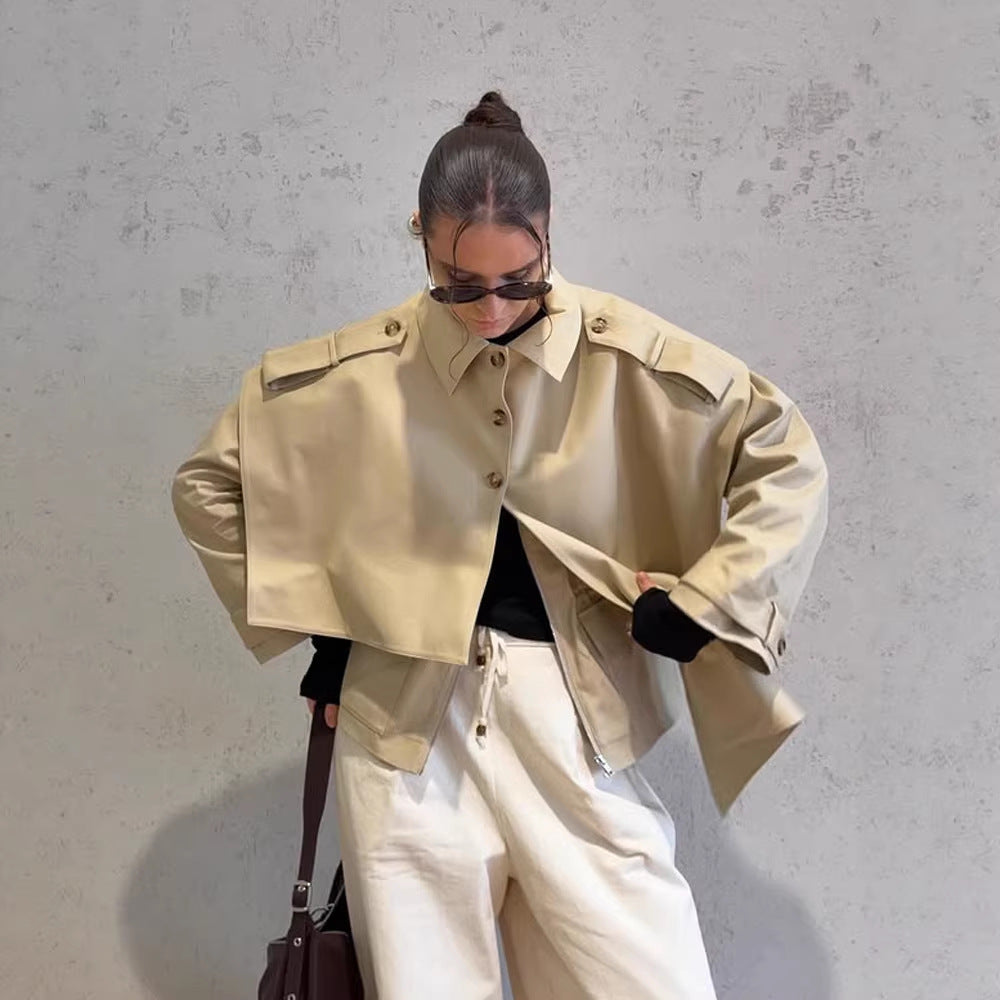 Women's short-cut oversized shoulder jacket with epaulettes Chichicherry
