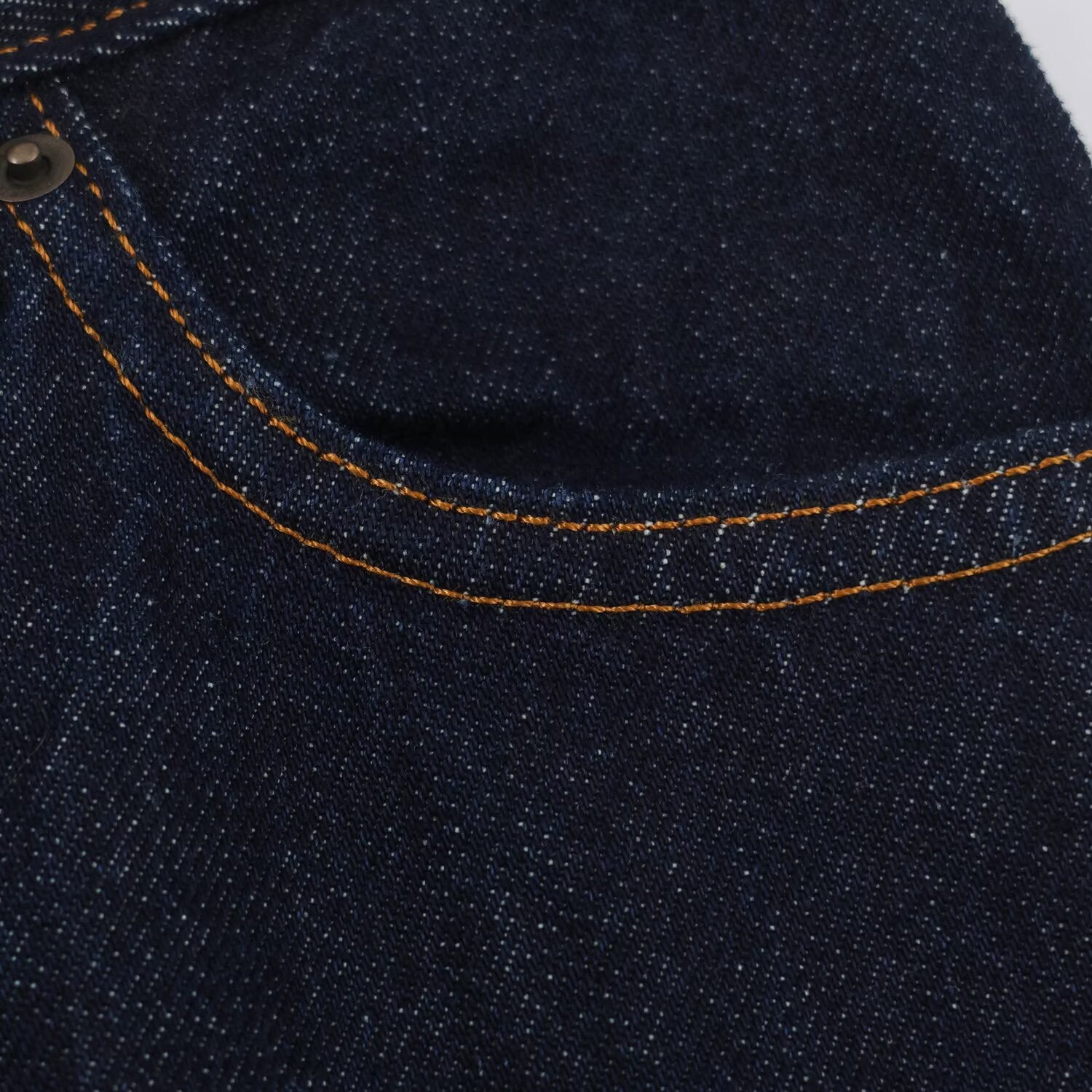 Women Highwaist Relaxed Tapered Jeans with Conical Leg Chichicherry
