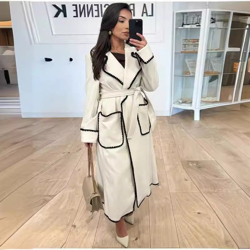 Women’s wrap coat made of wool blend with scalloped trim and tie belt Chichicherry